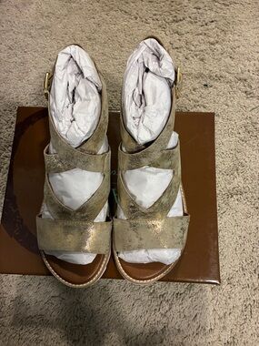 Metallic Gold Crisscross Buckle Sandals for Women